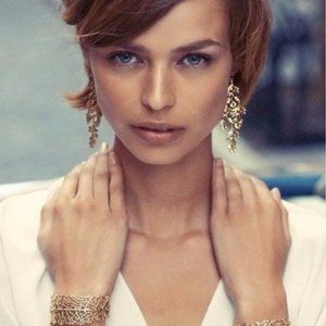 :: Stella & Dot Grace Chandeliers Gold Earrings